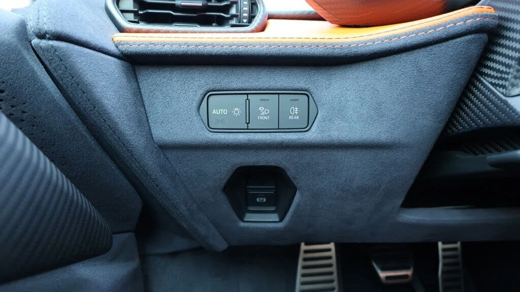 2024 Lamborghini Revuelto - Image 18 of 31