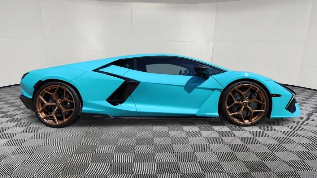 2024 Lamborghini Revuelto - Image 5 of 31