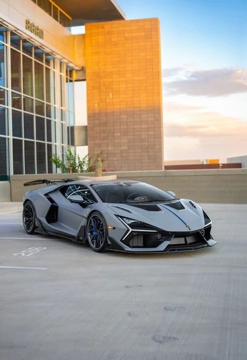 2024 Lamborghini Revuelto - Image 2 of 31
