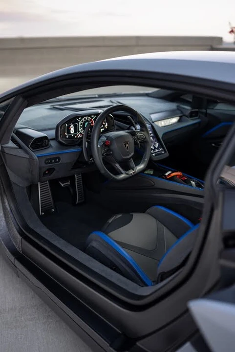 2024 Lamborghini Revuelto - Image 16 of 31