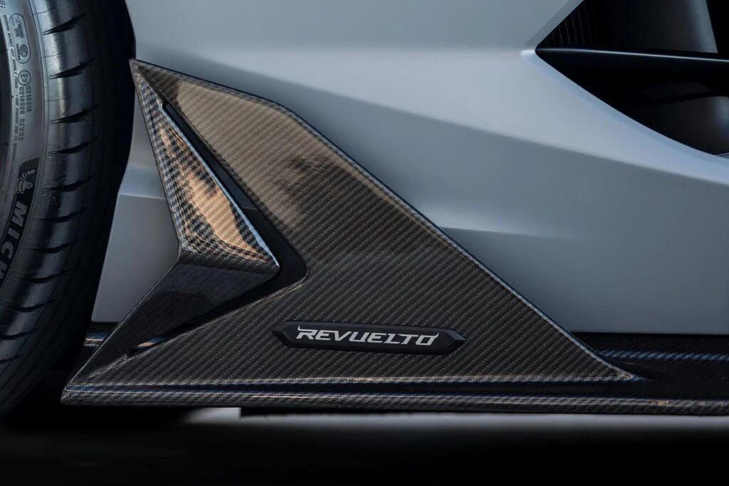 2024 Lamborghini Revuelto - Image 7 of 31