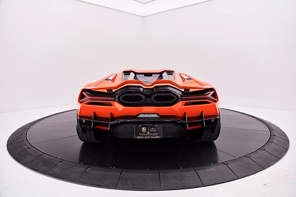 2024 Lamborghini Revuelto - Image 15 of 31
