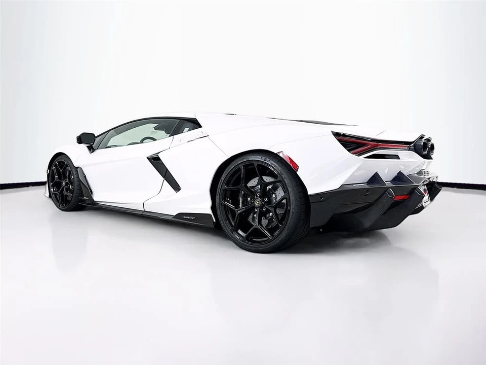 2024 Lamborghini Revuelto - Image 27 of 31