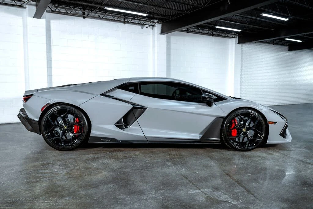 2024 Lamborghini Revuelto - Image 4 of 31