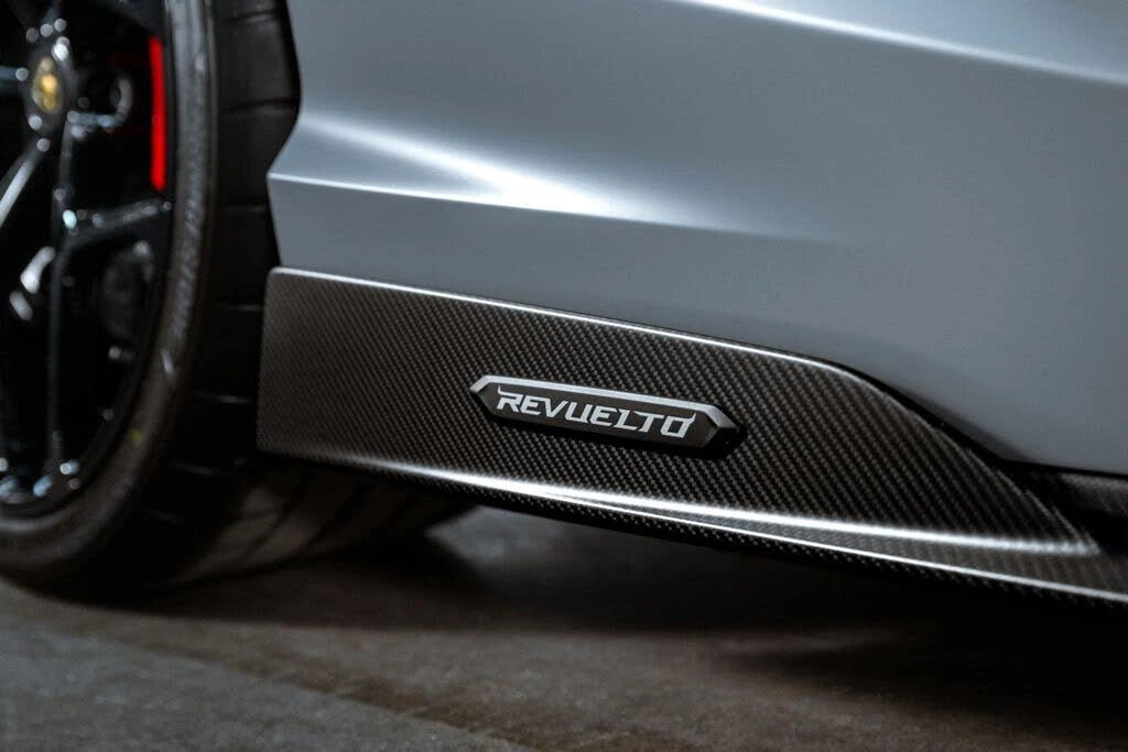 2024 Lamborghini Revuelto - Image 14 of 31