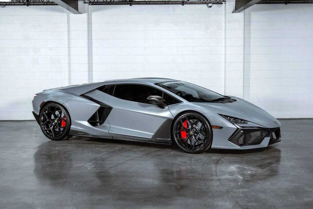 2024 Lamborghini Revuelto - Image 2 of 31