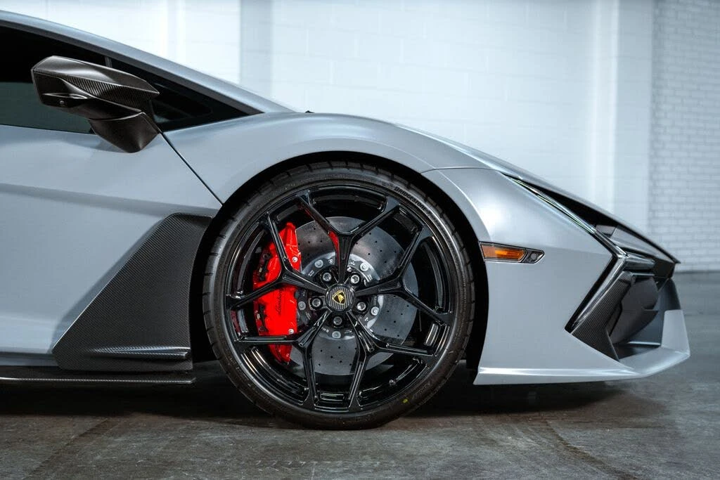 2024 Lamborghini Revuelto - Image 23 of 31