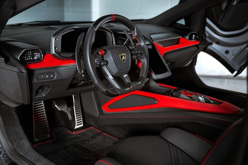 2024 Lamborghini Revuelto - Image 25 of 31