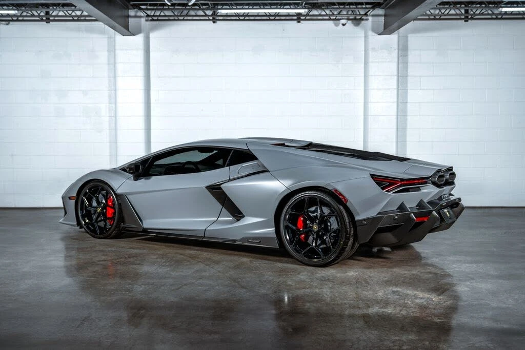 2024 Lamborghini Revuelto - Image 9 of 31