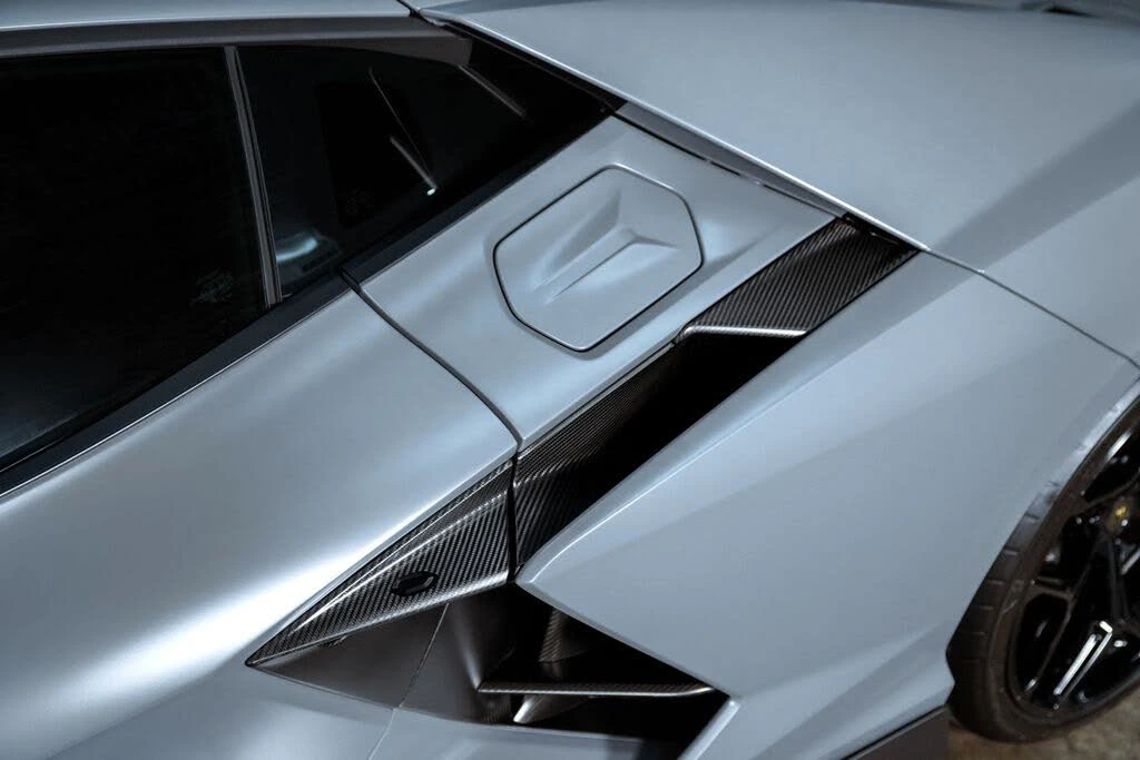 2024 Lamborghini Revuelto - Image 18 of 31