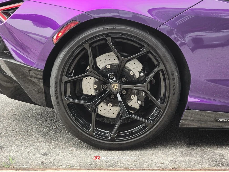 2024 Lamborghini Revuelto - Image 13 of 31