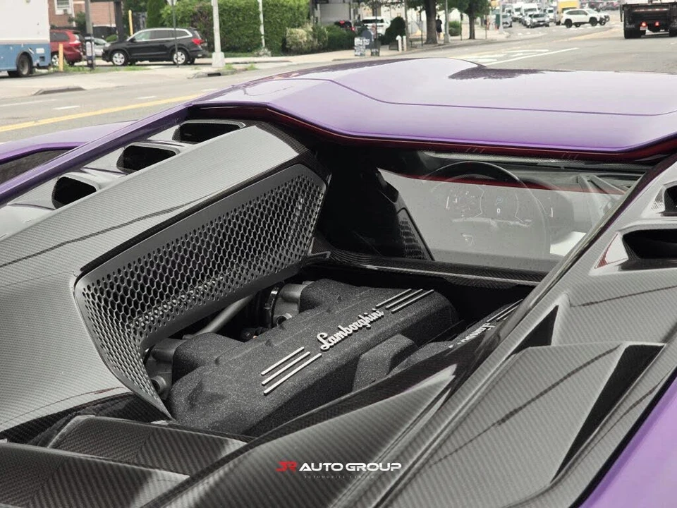 2024 Lamborghini Revuelto - Image 17 of 31
