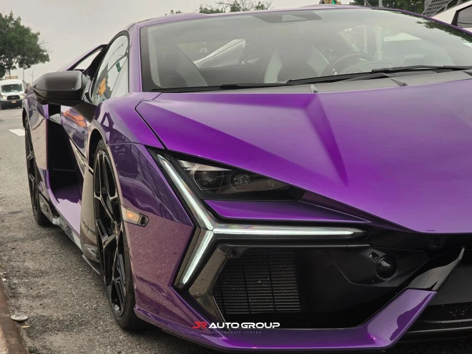 2024 Lamborghini Revuelto - Image 9 of 31
