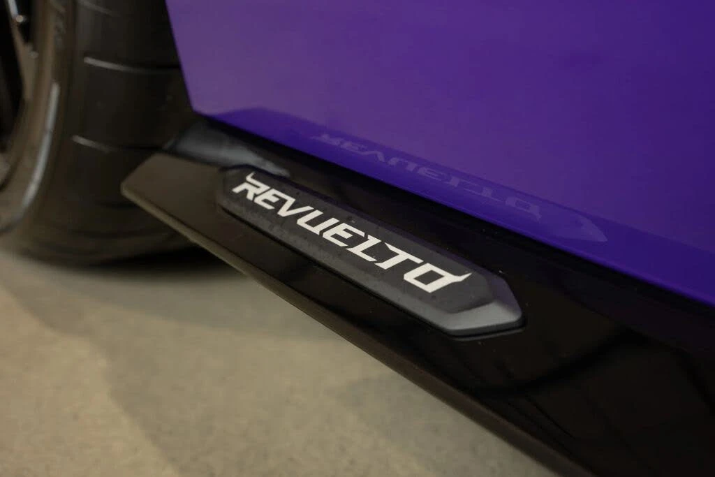 2024 Lamborghini Revuelto - Image 9 of 31