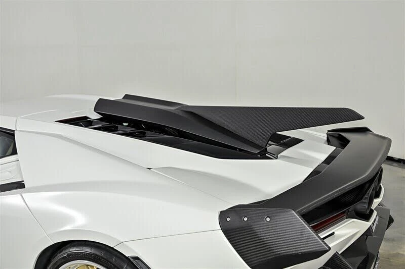 2024 Lamborghini Revuelto - Image 28 of 31