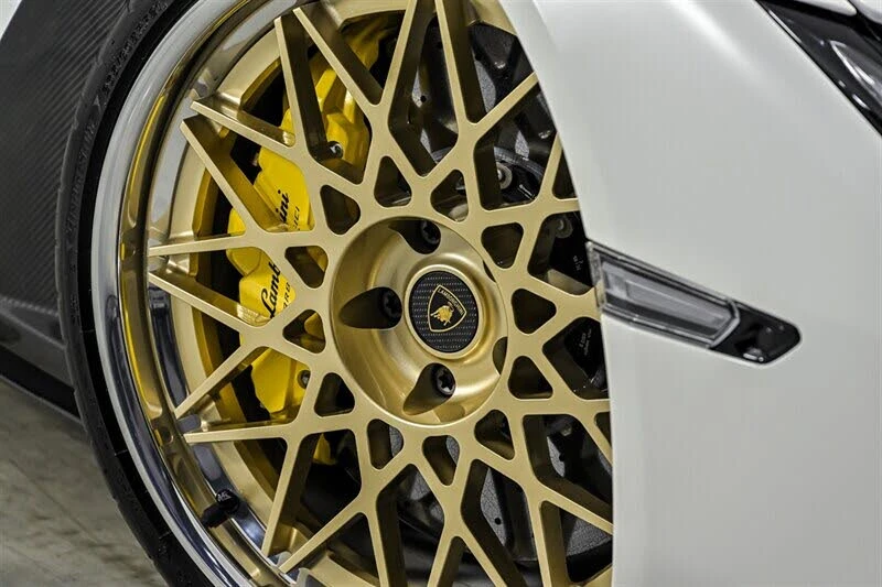 2024 Lamborghini Revuelto - Image 9 of 31