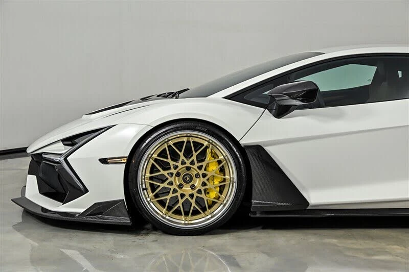 2024 Lamborghini Revuelto - Image 23 of 31