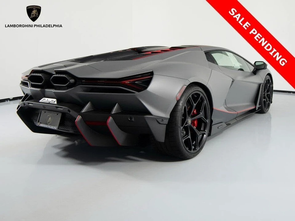 2024 Lamborghini Revuelto - Image 5 of 31