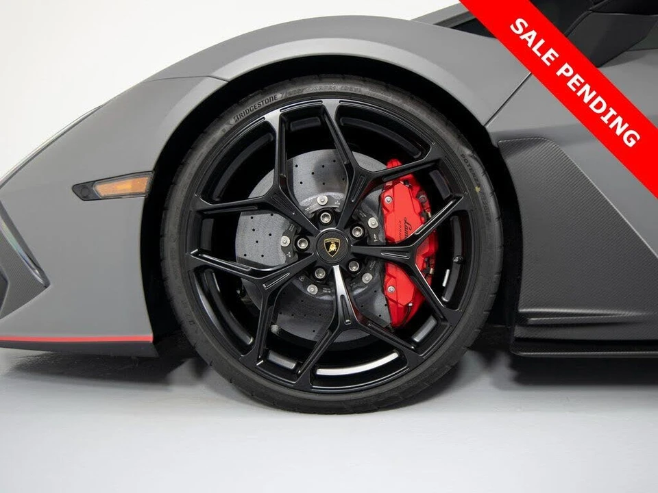 2024 Lamborghini Revuelto - Image 9 of 31