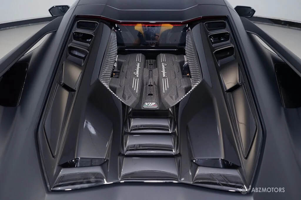 2024 Lamborghini Revuelto - Image 9 of 31