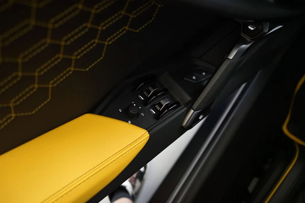 2024 Lamborghini Revuelto - Image 25 of 31