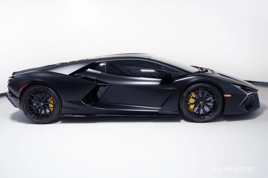 2024 Lamborghini Revuelto - Image 4 of 31