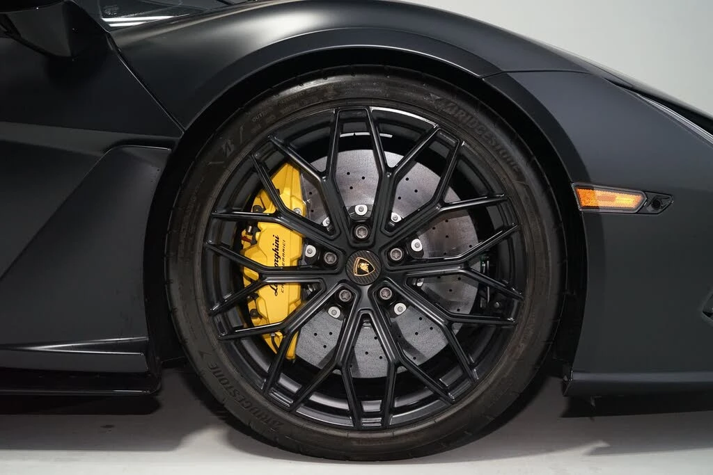 2024 Lamborghini Revuelto - Image 10 of 31