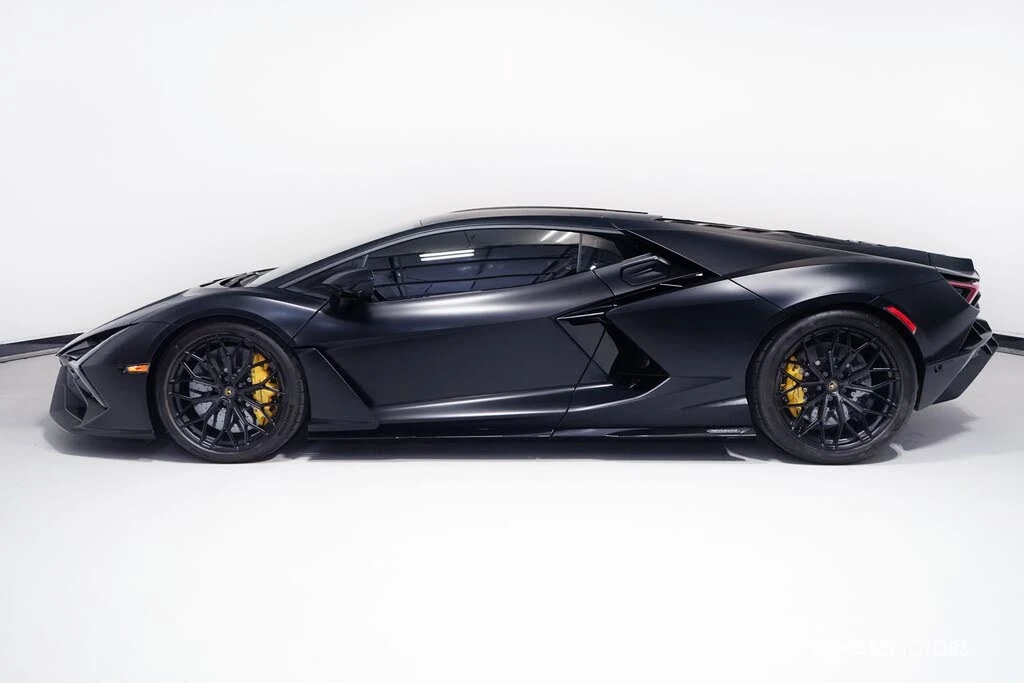 2024 Lamborghini Revuelto - Image 5 of 31