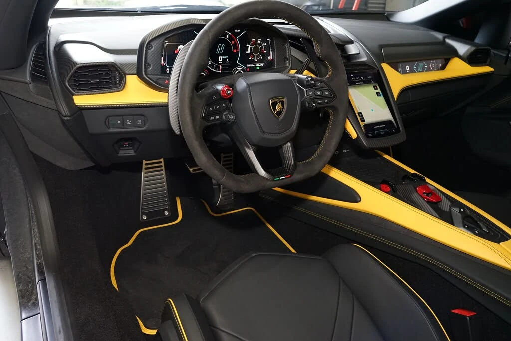 2024 Lamborghini Revuelto - Image 13 of 31