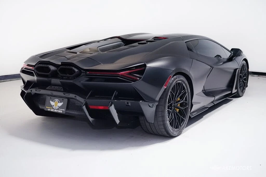 2024 Lamborghini Revuelto - Image 6 of 31