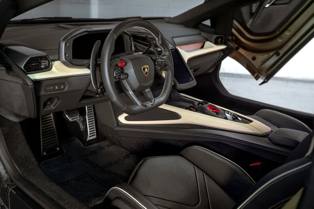 2024 Lamborghini Revuelto - Image 24 of 31