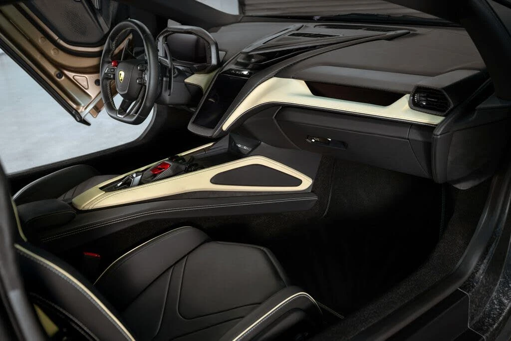 2024 Lamborghini Revuelto - Image 31 of 31