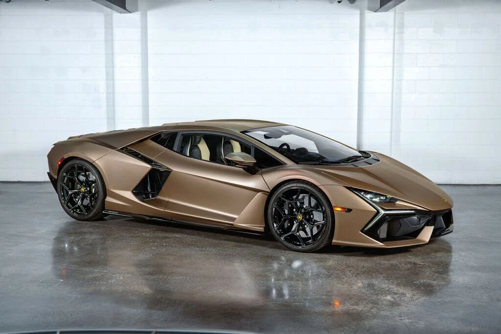 2024 Lamborghini Revuelto - Image 2 of 31