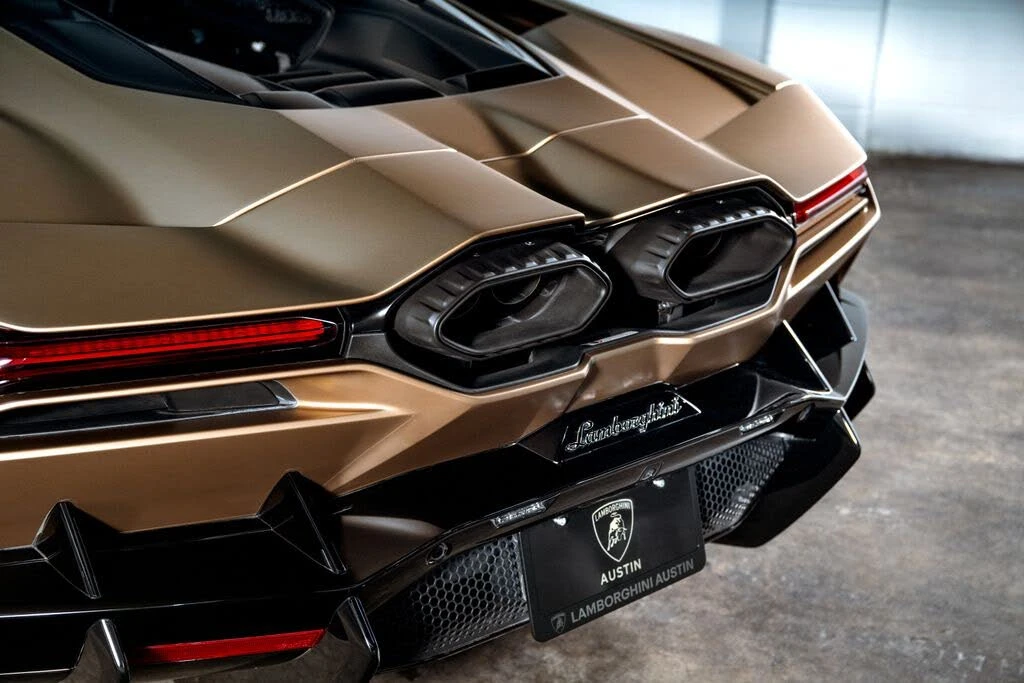 2024 Lamborghini Revuelto - Image 11 of 31