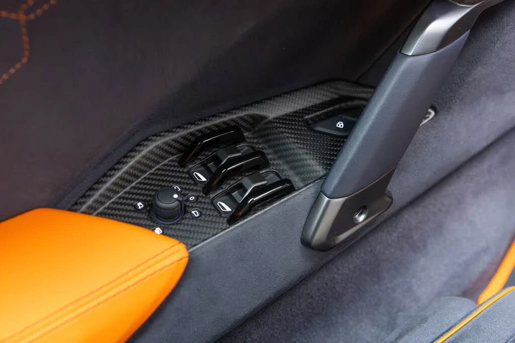 2024 Lamborghini Revuelto - Image 28 of 31