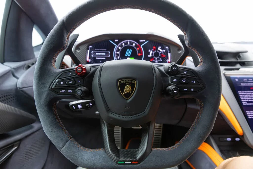 2024 Lamborghini Revuelto - Image 11 of 31