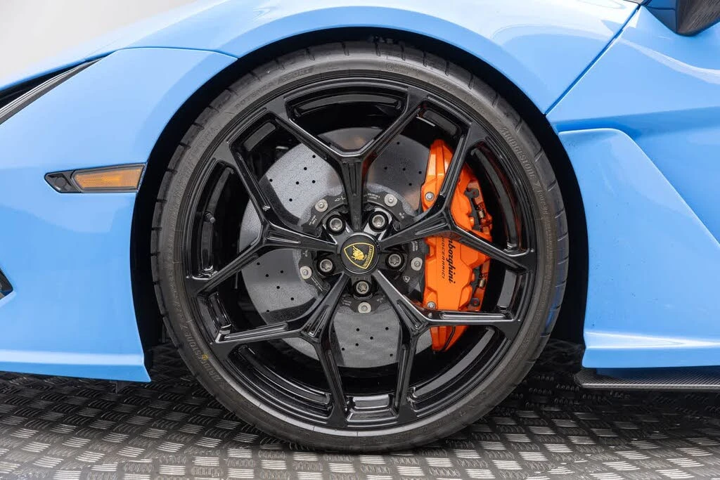 2024 Lamborghini Revuelto - Image 7 of 31