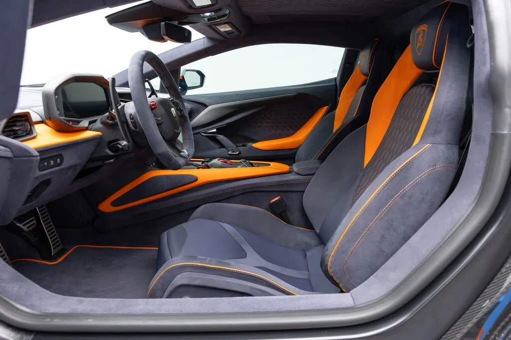 2024 Lamborghini Revuelto - Image 10 of 31