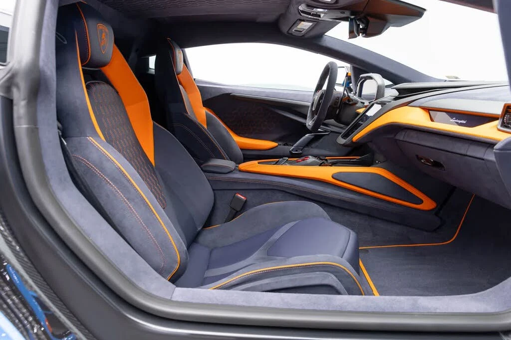 2024 Lamborghini Revuelto - Image 9 of 31