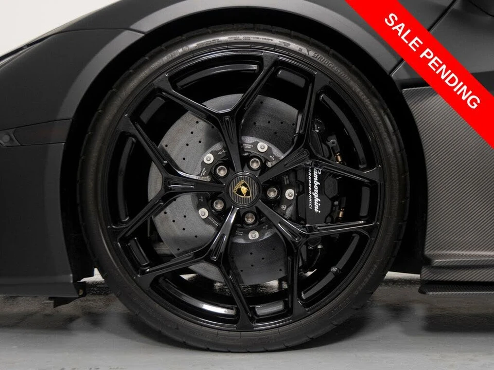 2024 Lamborghini Revuelto - Image 9 of 31