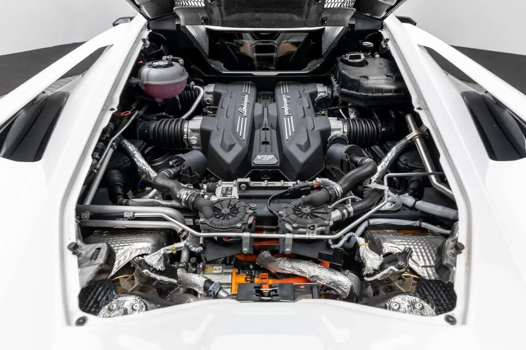 2024 Lamborghini Revuelto - Image 9 of 31