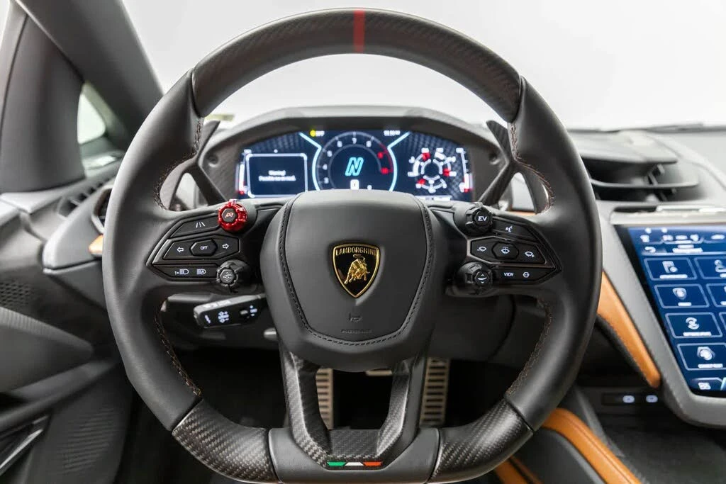 2024 Lamborghini Revuelto - Image 15 of 31
