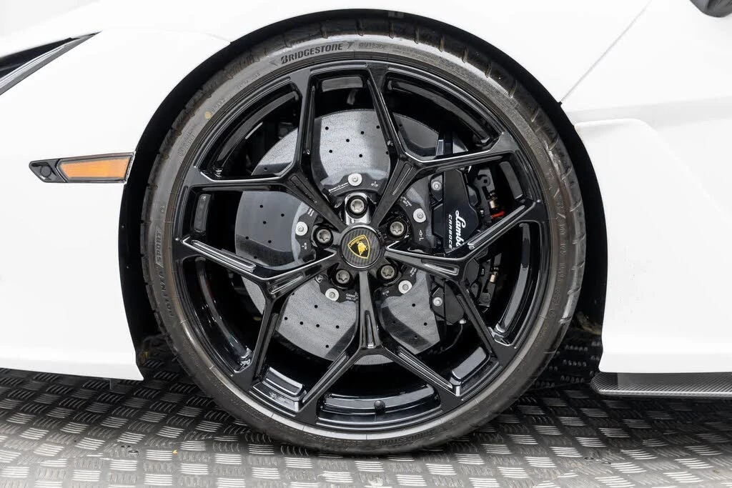 2024 Lamborghini Revuelto - Image 8 of 31