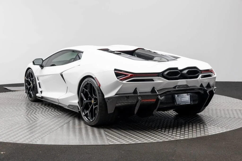 2024 Lamborghini Revuelto - Image 4 of 31