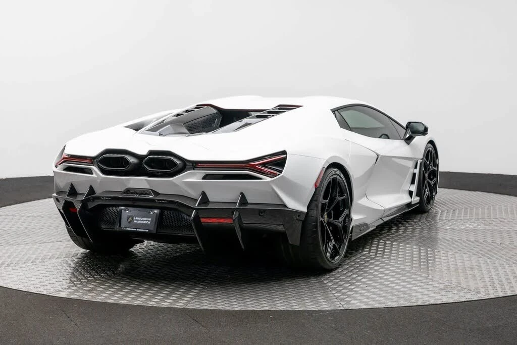 2024 Lamborghini Revuelto - Image 22 of 31