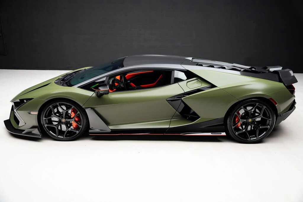 2024 Lamborghini Revuelto - Image 18 of 31