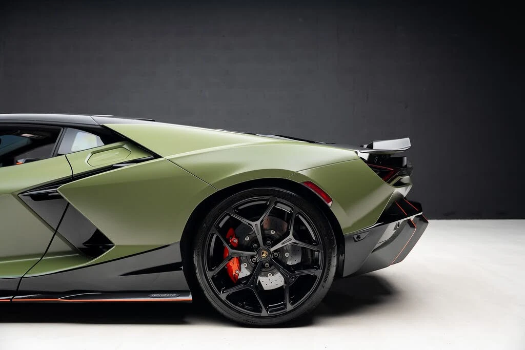 2024 Lamborghini Revuelto - Image 22 of 31