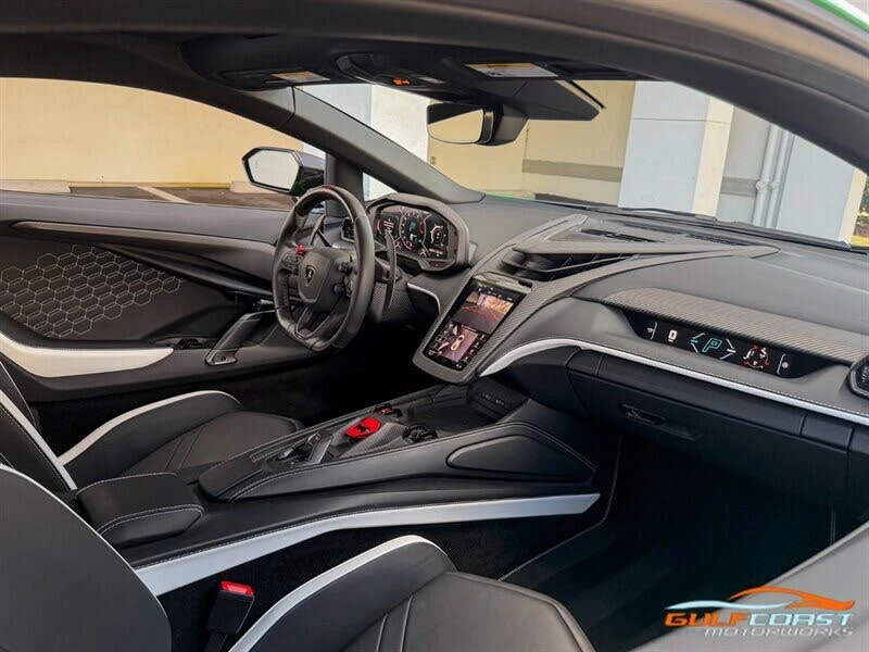 2024 Lamborghini Revuelto - Image 29 of 31
