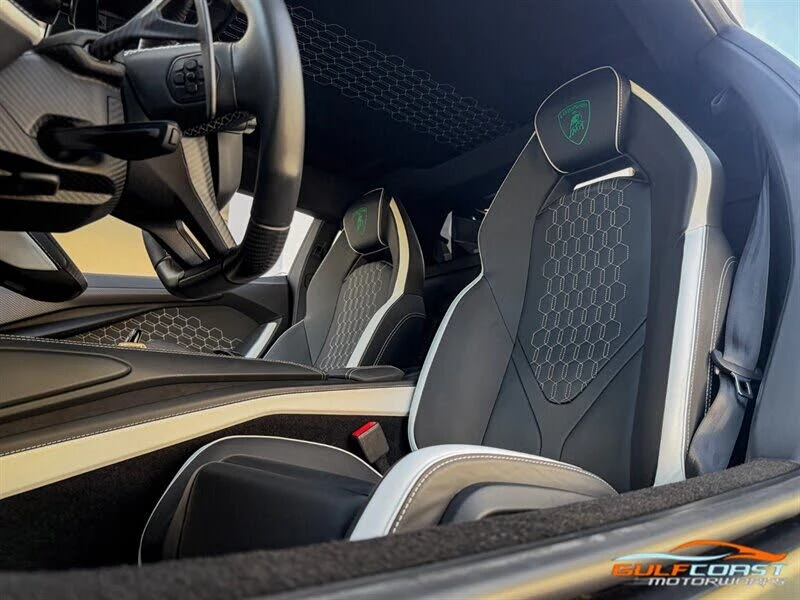 2024 Lamborghini Revuelto - Image 24 of 31
