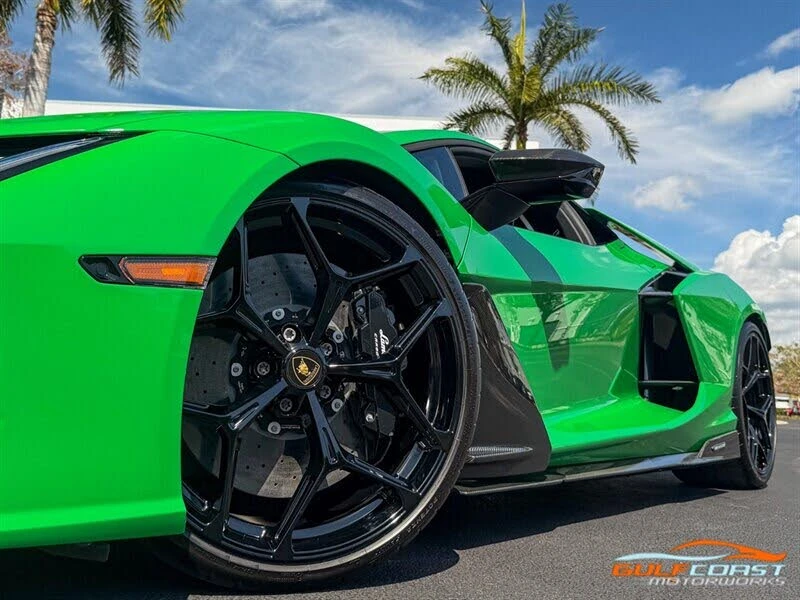 2024 Lamborghini Revuelto - Image 13 of 31